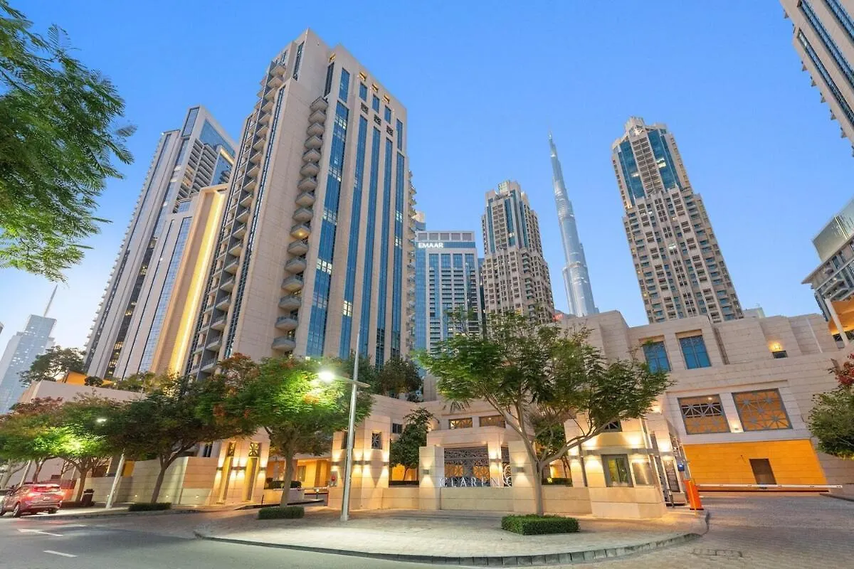 First Class 2Br Downtown Lively Getaway Dubai