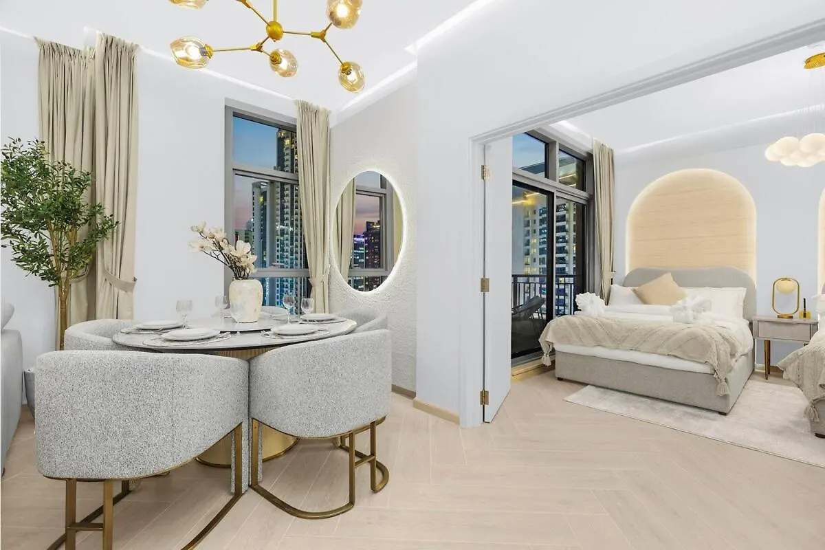 Apartment First Class 2Br Downtown Lively Getaway Dubai