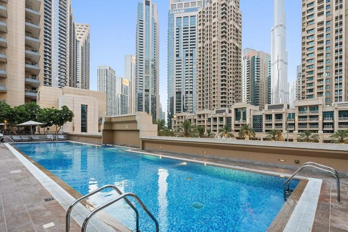 First Class 2Br Downtown Lively Getaway Dubai United Arab Emirates